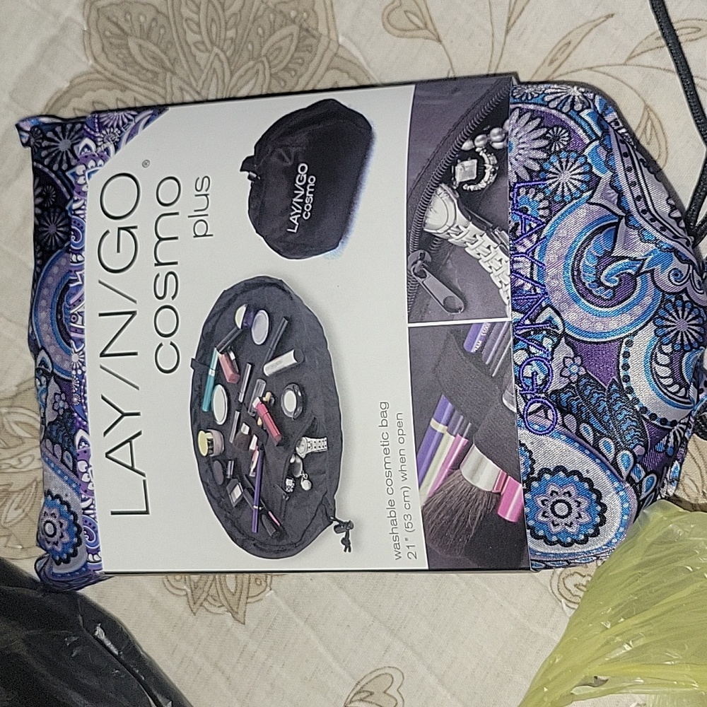 Lay/N/Go purple paisley convertible cosmetic bag